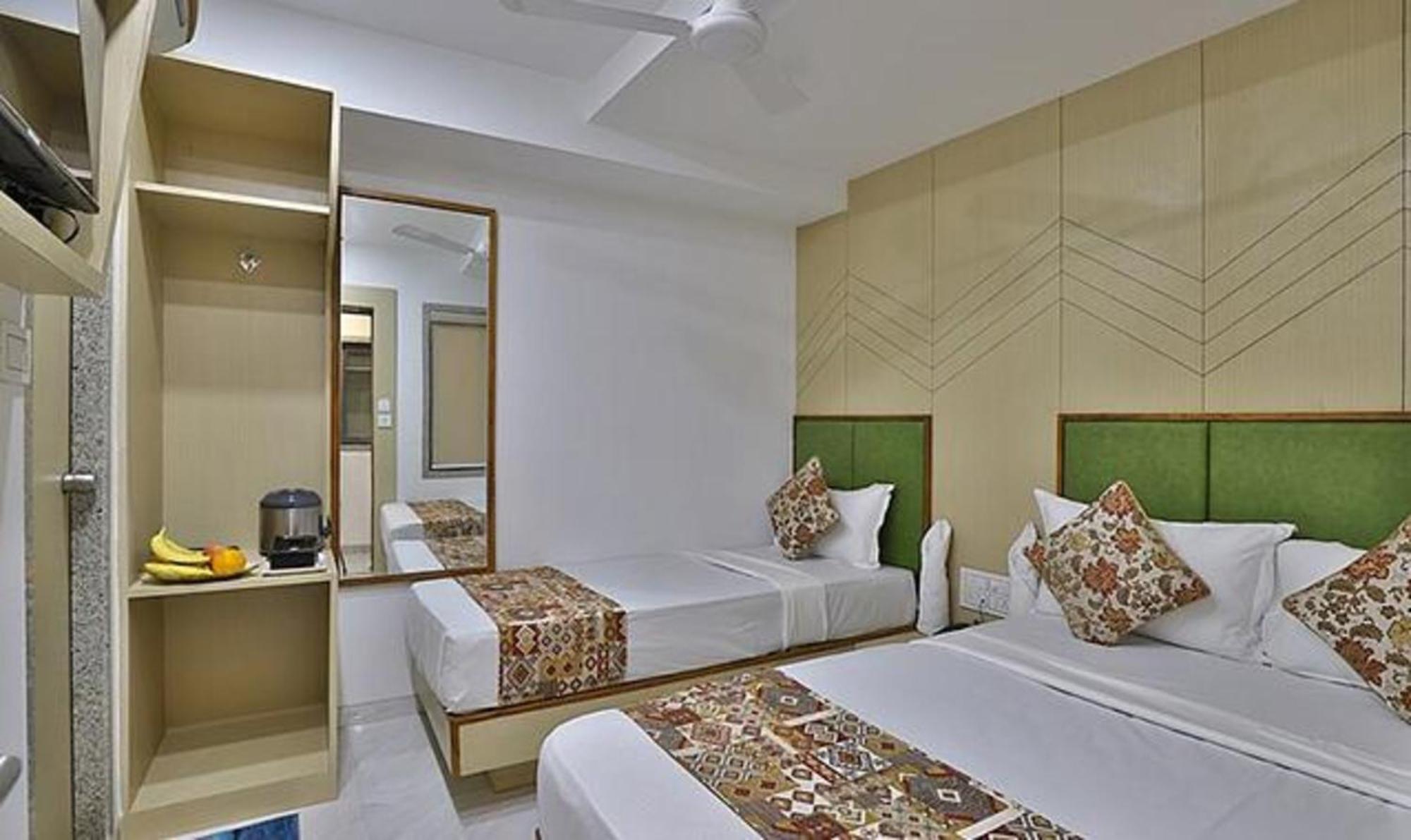 Fabhotel Prime Legend Сурат Экстерьер фото